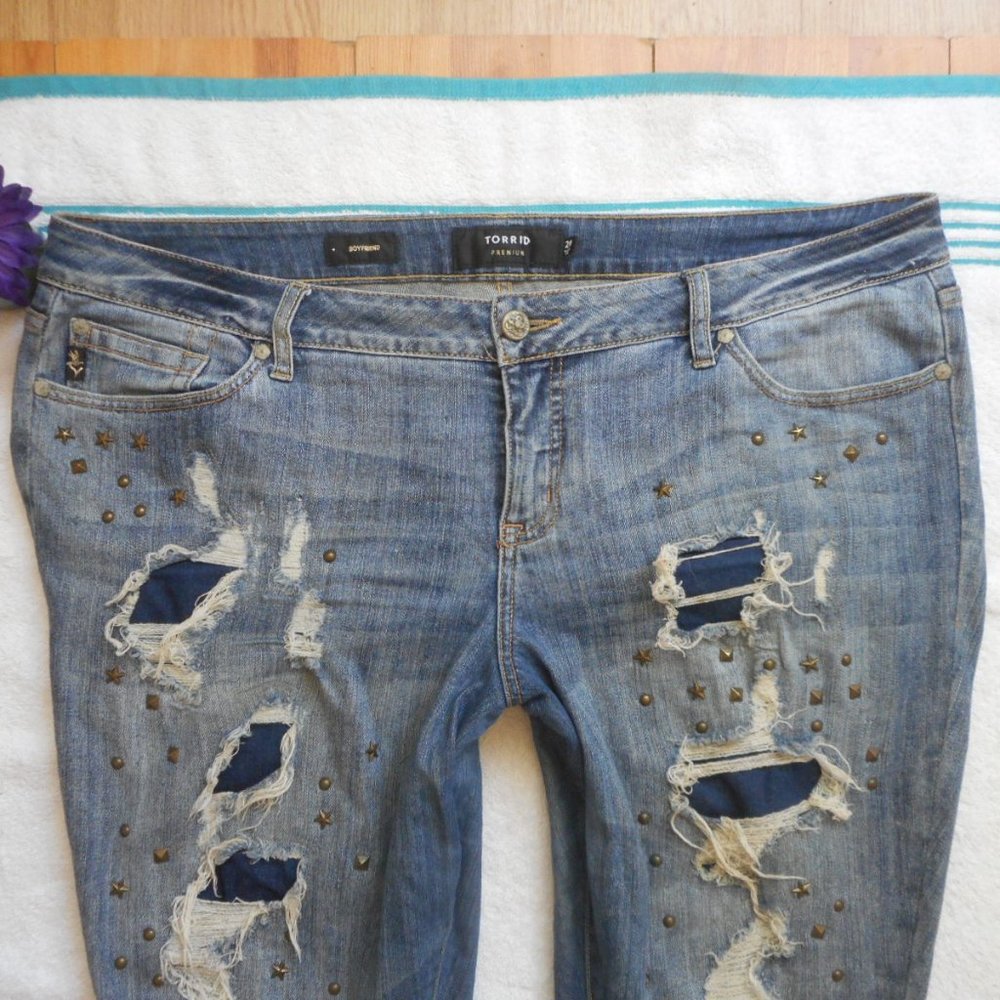 🌸SOLD🌸 TORRID JEANS Distressed Boyfriend Denim Size 20 - Picture 3 of 10